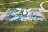 “CARBON DIOXIDE & CALATHEA MAKOYANA”:  A GORLE, SU UN CAMPO DI BASKET, LA STREET ART DI FABIO PETANI&nbsp;&nbsp; [Comune:&nbsp; GORLE&nbsp; (BERGAMO);&nbsp; 1 giornale italiano&nbsp; (PRIMA BERGAMO)]
