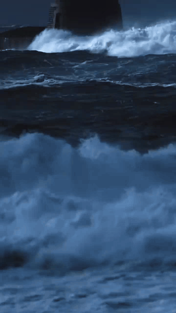 ARTE,  FARO PIÙ FORTE DI TEMPESTA   [TERZINE DANTESCHE / 32  (“NETTUNO” / 9)]