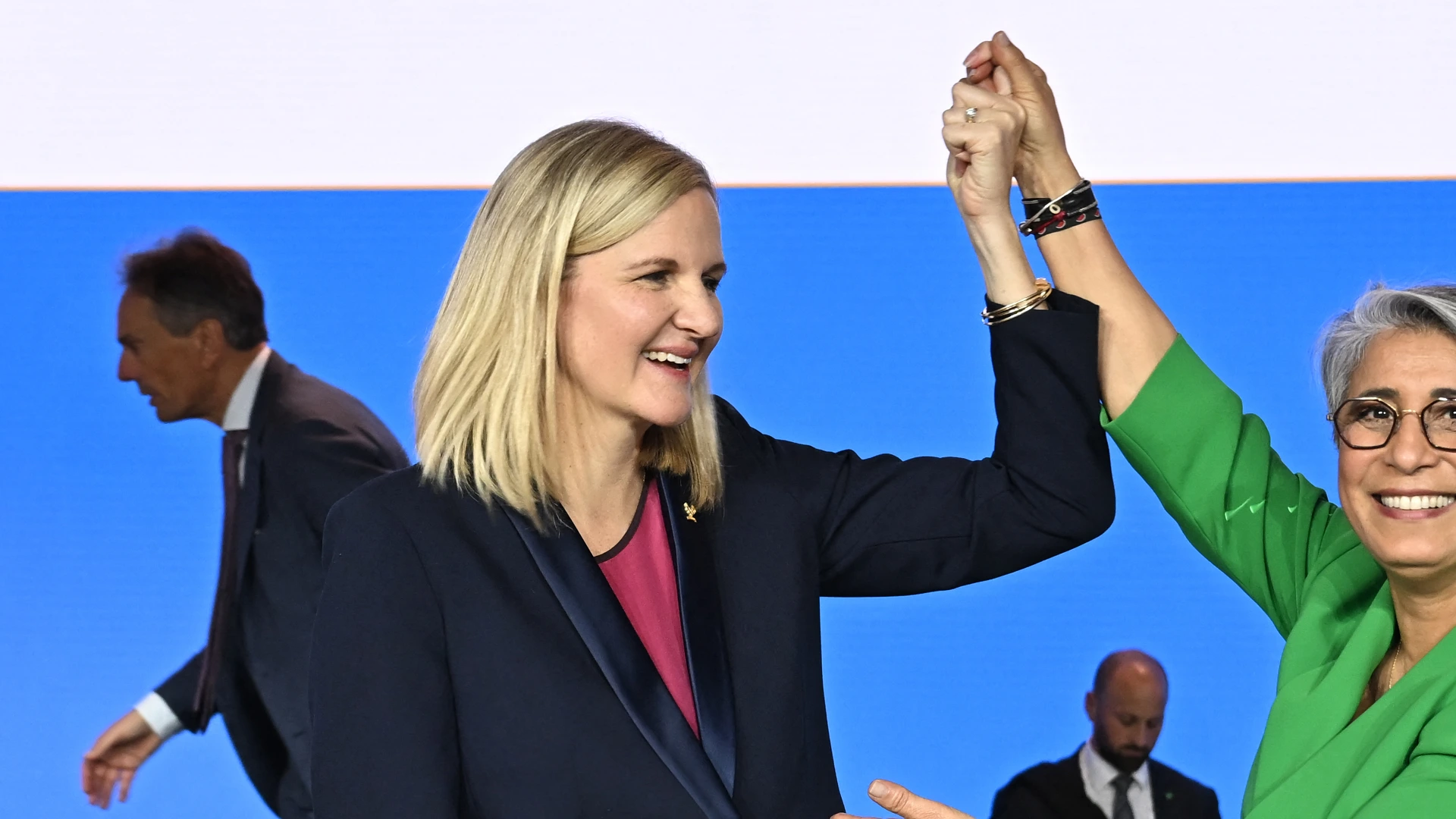 DOPPIO, EMOZIONANTE TRIONFO DEL PROGRESSO:  KIRSTY COVENTRY  È LA NUOVA  ‘IOC PRESIDENT’:   PRIMA DONNA  E  PRIMA PERSONA AFRICANA  AL VERTICE DEL COMITATO OLIMPICO INTERNAZIONALE !!!   [COVER  24;  CNN]