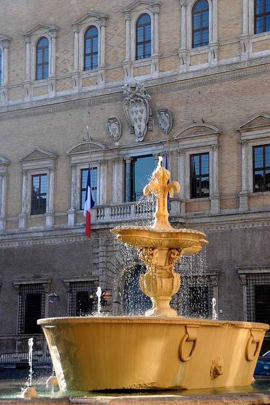 UN  FAN  PETER  PAN   [Bozzetto  31;  Comune:  ROMA]