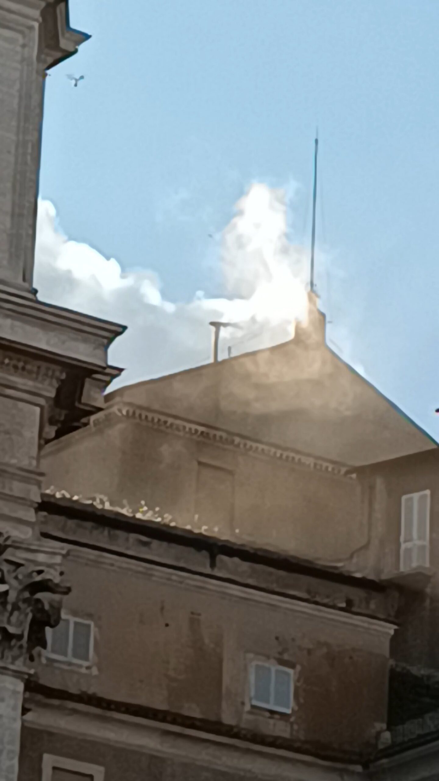 CONCLAVE  2025,  FUMATA BIANCA   [COVER  34,  STATO DELLA CITTÀ DEL VATICANO, PIAZZA SAN PIETRO, 08-05-2025;  VIDEO  (PIÙ DI 15 MINUTI)  DI  WALTER GALASSO
