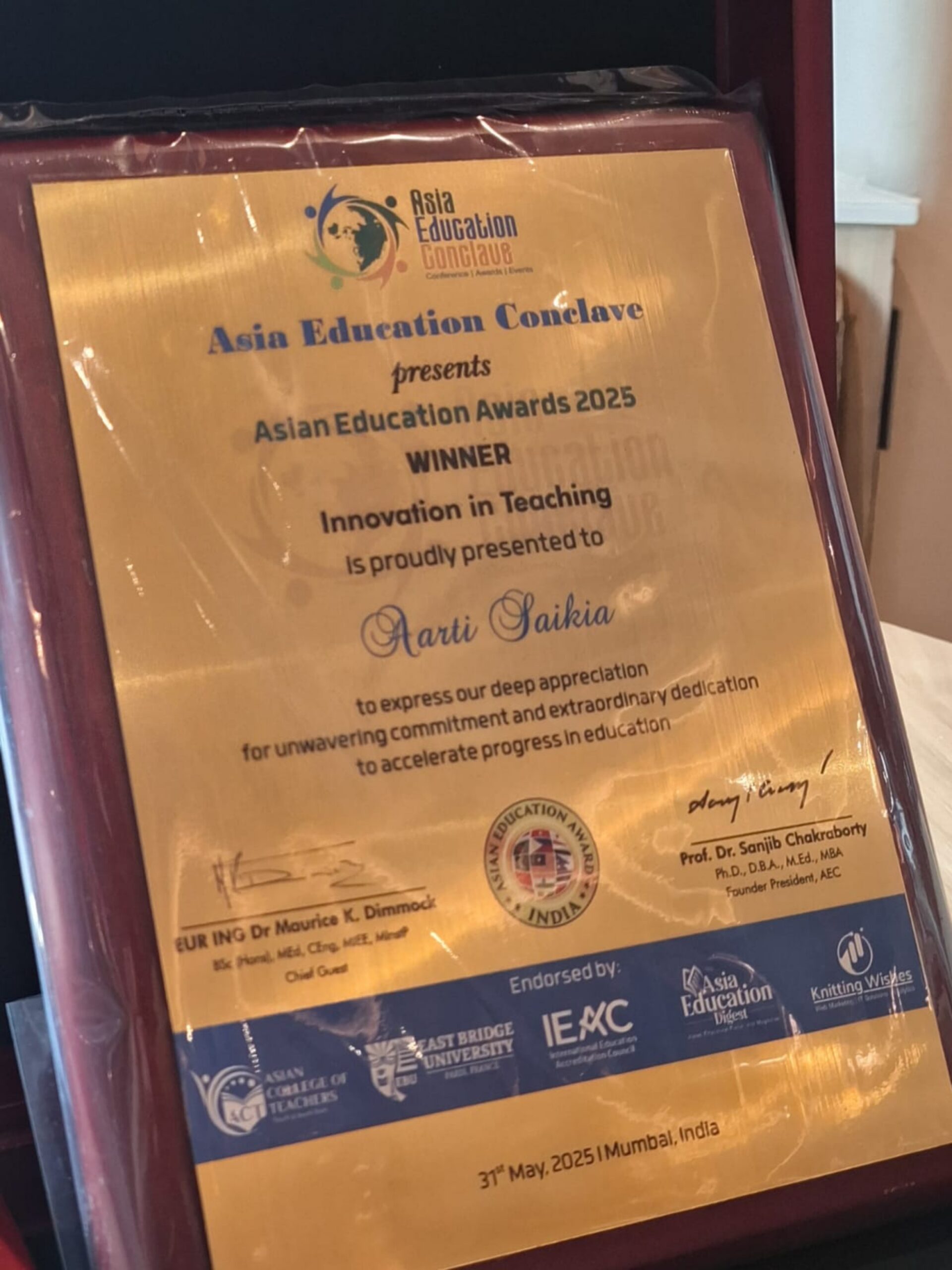UN PREMIO VINTO DA  AARTI SAIKIA,  AUTRICE DI ARTICOLI SU QUESTO SITO:  “ASIAN EDUCATION AWARDS 2025,  INNOVATION IN TEACHING”   [FOTOGRAFIE INVIATE DA  AARTI SAIKIA]