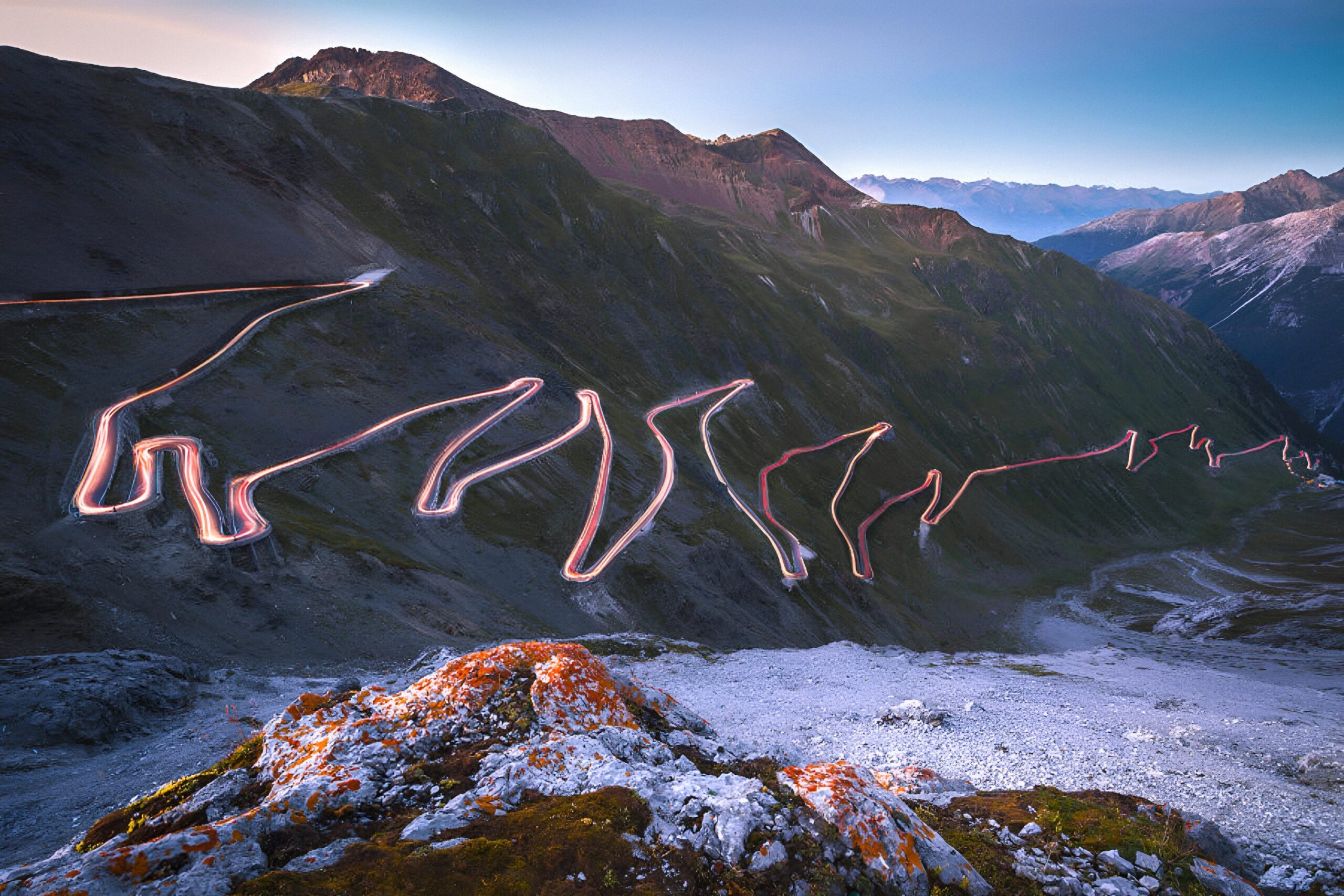 COMPLEANNO PASSO DELLO STELVIO – 4 / PROVINCIA AUTONOMA DI BOLZANO – ALTO ADIGE:  “UN CAPOLAVORO INGEGNERISTICO”   [LINK ARTICOLO]